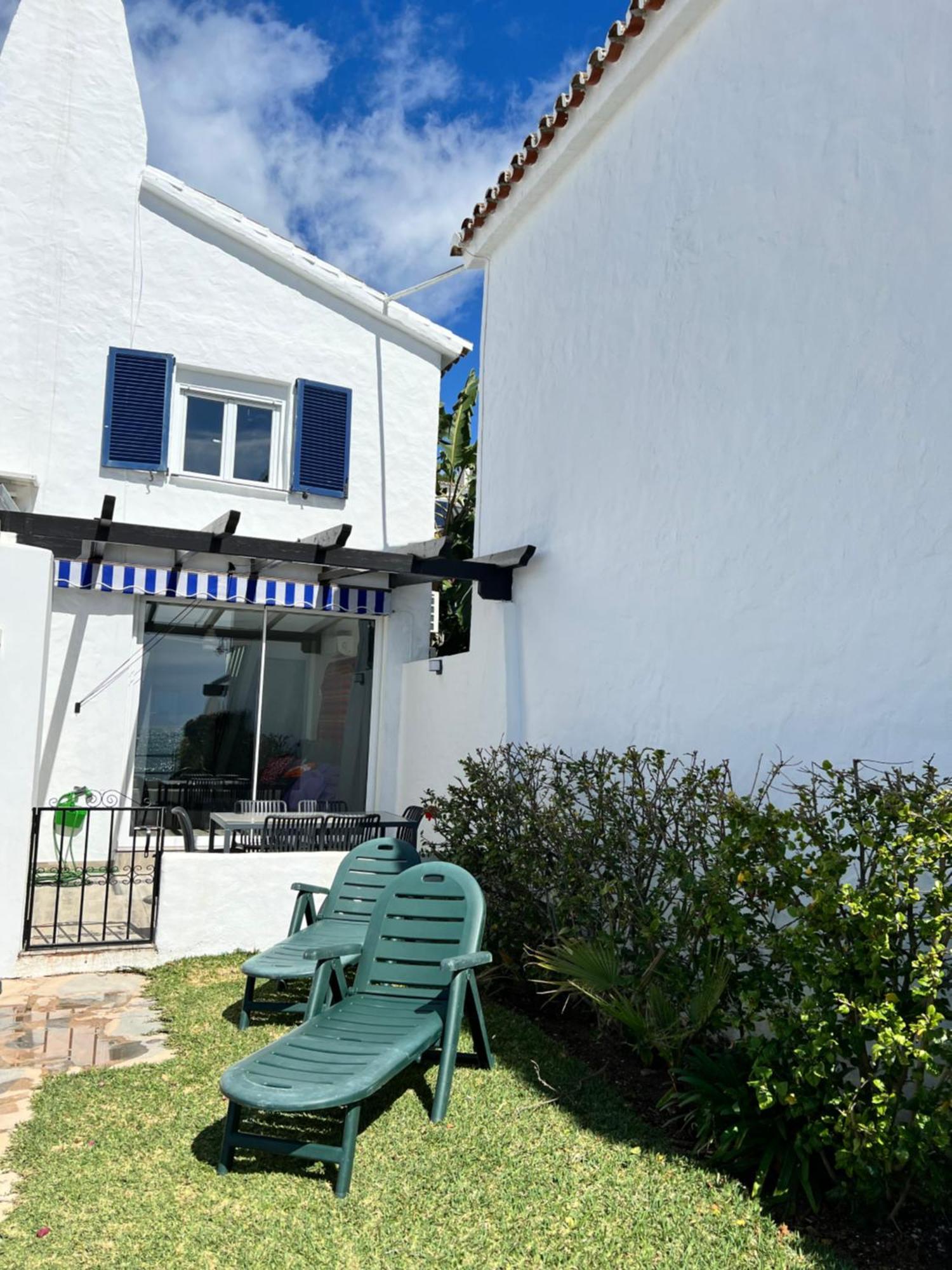 Newly Renovated 2 Bedroom Beachfront House Sitio de Calahonda Exteriör bild