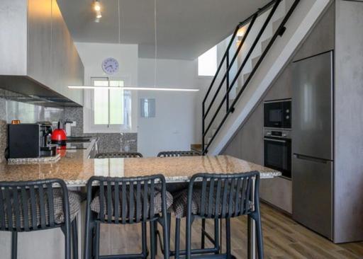 Newly Renovated 2 Bedroom Beachfront House Sitio de Calahonda Exteriör bild
