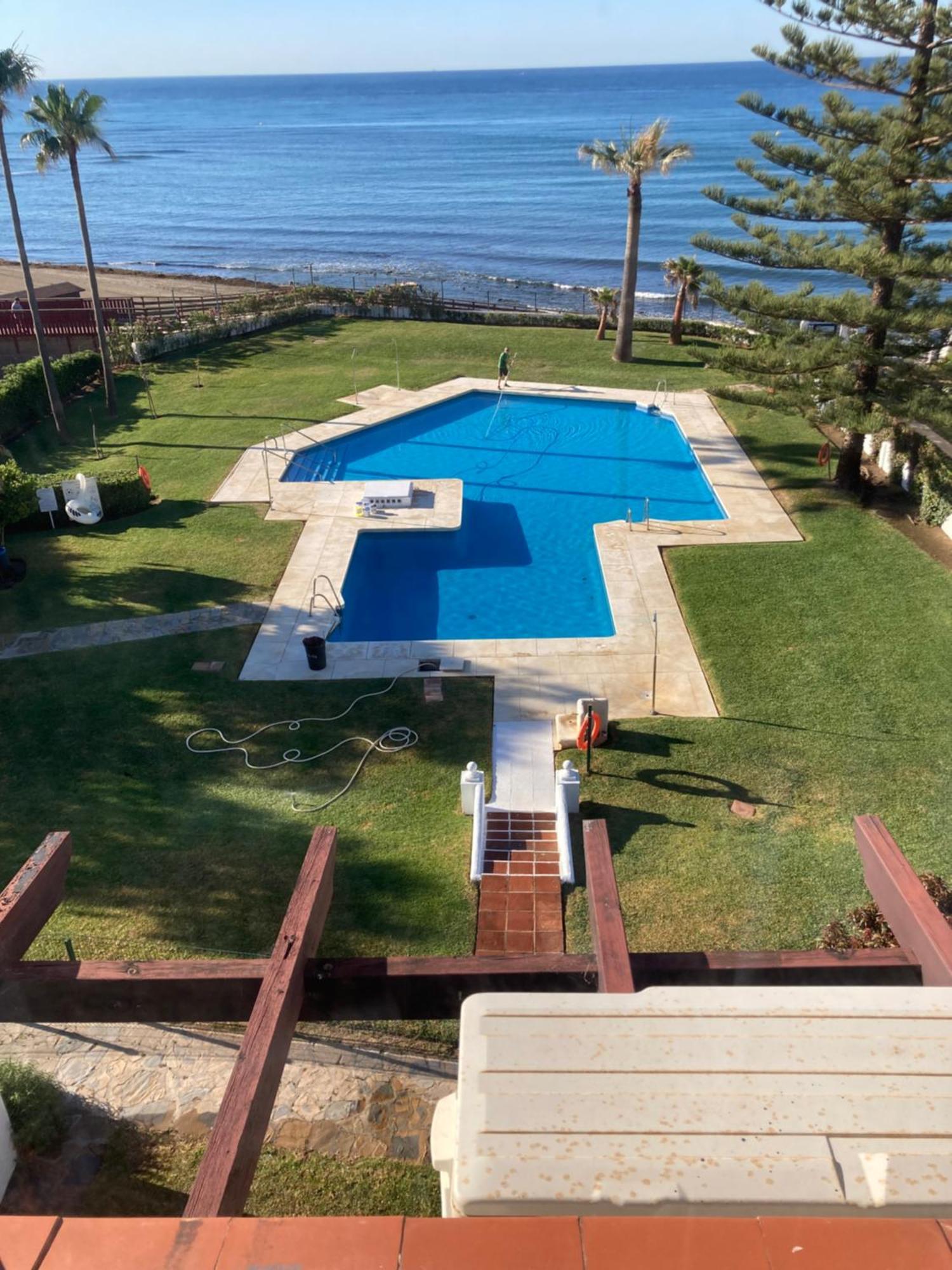 Newly Renovated 2 Bedroom Beachfront House Sitio de Calahonda Exteriör bild